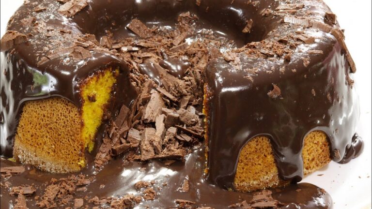 Bolo de cenoura VULCÃO DE CHOCOLATE - Você não pode deixar de fazer essa receita MASSA FOFINHA