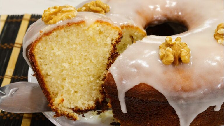 Bolo de limão com a casquinha durinha - Esse bolo é incrível além de ser super FÁCIL de fazer