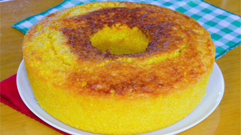 BOLO DE MILHO SEM TRIGO - O BOLO QUE NÃO DURA NEM 1 DIA AQUI EM CASA