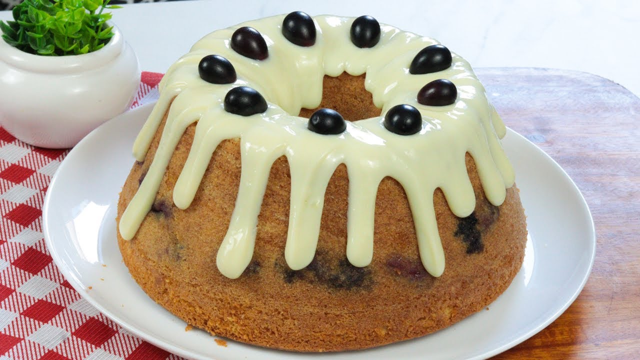BOLO DE UVA COM MASSA AMANTEIGADA E UMA INCRÍVEL COBERTURA DE LIMÃO - BOLO FOFINHO PARA O LANCHE