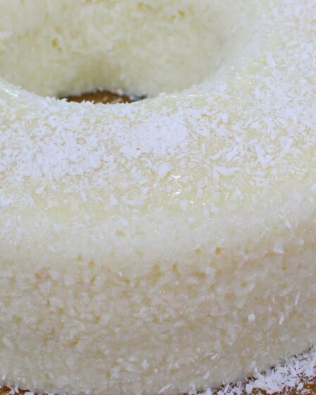 BOLO SEM FORNO, SEM OVOS! FICA SUPER MACIO E MOLHADINHO