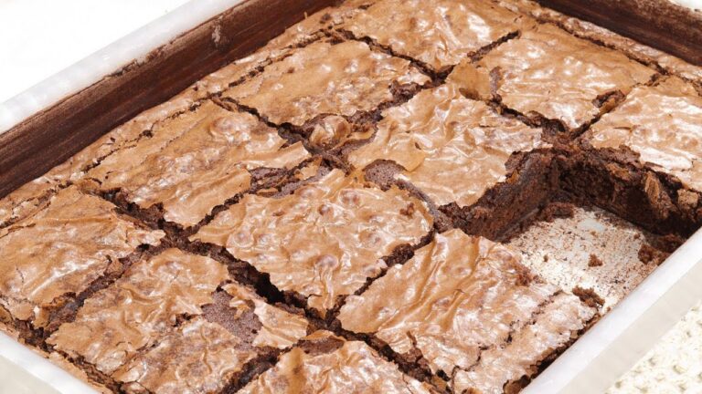 BROWNIE DE CHOCOLATE SUPER DELICIOSO E MUITO FÁCIL DE FAZER - RECEITA QUE VENDE MUITO!