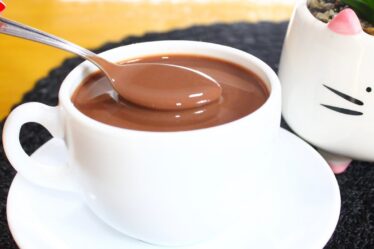 CHOCOLATE QUENTE CREMOSÍSSIMO MAIS FÁCIL COM APENAS 3 INGREDIENTES SIMPLES - SEM AMIDO