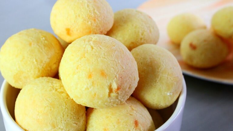 COMO FAZER PÃO DE QUEIJO FÁCIL E DELICIOSO - RECEITA RÁPIDA E FÁCIL PARA TOMAR COM UM CAFÉZINHO