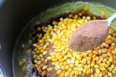 COMO FAZER PIPOCA DOCE EM 1 PANELA SÓ - PRONTA EM MENOS DE 10 MINUTOS!!