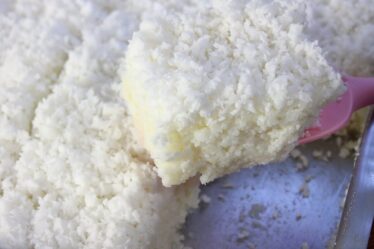 CUSCUZ DE TAPIOCA COM COCO SUPER MACIO E SABOROSO - SOBREMESA FÁCIL