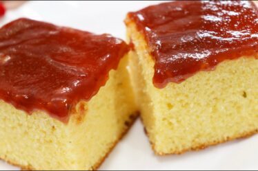 DELICIOSO BOLO DE FUBÁ COM GOIABADA QUE DESMANCHA NA BOCA! FEITO NO LIQUIDIFICADOR! FÁCIL E RAPIDO