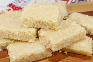 DESCOBRI A MELHOR RECEITA DE COCADA MINEIRA- SUPER CREMOSA POR DENTRO E É FEITA SEM LEITE CONDENSADO
