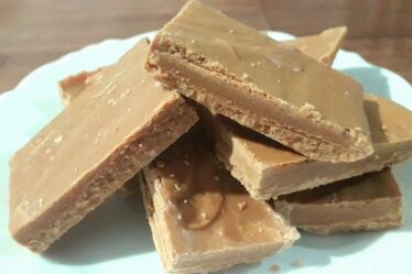 DOCE DE LEITE CASEIRO COM APENAS 2 INGREDIENTES