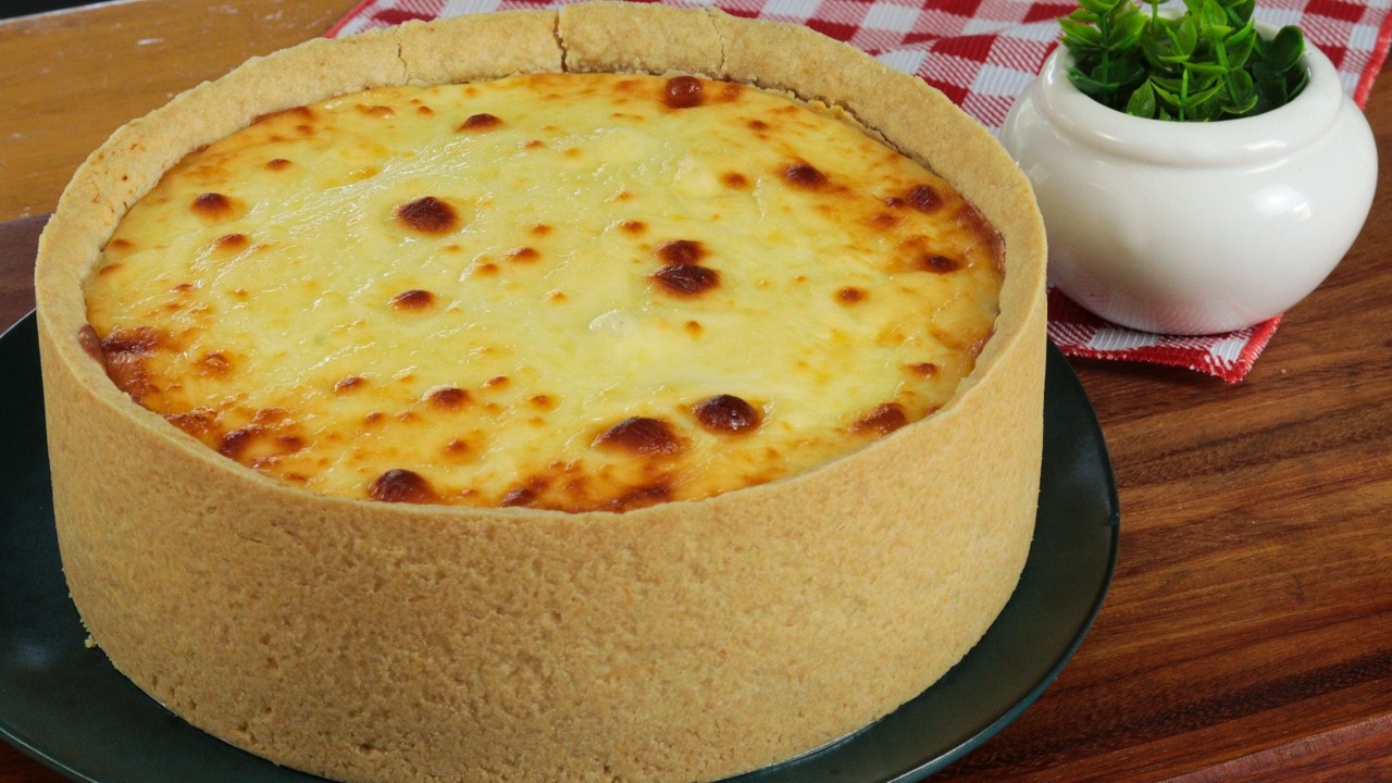 EMPADÃO ABERTO DE FRANGO COM CATUPIRY - A MASSA DESMANCHA NA BOCA
