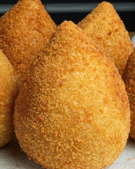 ESQUEÇA TODAS AS OUTRAS RCEITAS DE COXINHA QUE VOCÊ JÁ VIU- ESSA COXINHA DE CARNE VAI TE SURPREENDER