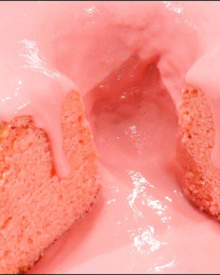 ESSA DICA VAI DEIXAR SEU BOLO AINDA MAIS GOSTOSO! BOLO ROSA DE MORANGO