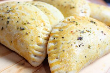 ESSA MASSA LEVA 1 INGREDIENTE QUE FAZ TODA DIFERENÇA NO SEU PASTEL DE FORNO