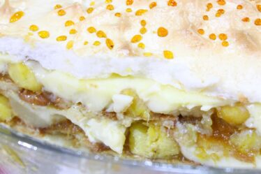 ESSA SOBREMESA DE BANANA É UM ESPETÁCULO DE DELICIOSA - VAI DEIXAR VOCÊ BABANDO