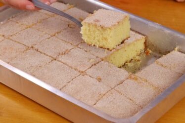 ESSE É O BOLO QUE TODOS DEVERIAM CONHECER A RECEITA DE TÃO FÁCIL, FOFINHO E DELICIOSO