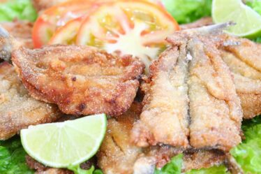 ESSE É O SEGREDO DO PEIXE FRITO SEQUINHO - APRENDA COMO FAZER SARDINHA FRITA SEQUINHA