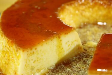 ESSE PUDIM DE LEITE NÃO PODE FALTAR NA SUA CEIA DE NATAL - MUITO MACIO, FÁCIL E SEM FORNO
