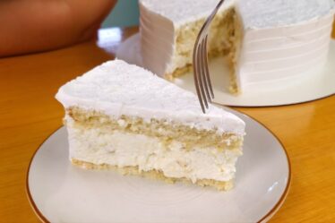 ESSE RECHEIO DERRETE NA BOCA E FICA IRRESISTÍVEL! RECHEIO DE ABACAXI COM COCO MAIS PEDIDO