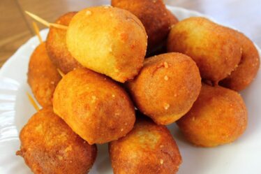 ESSE SALGADINHO FICA PRONTO EM MENOS DE 30 MINUTOS - LANCHE FÁCIL RÁPIDO E DELICIOSO