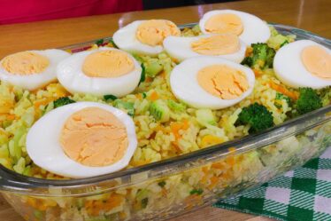 FAÇA ESSE ARROZ COMPLETO AINDA HOJE - ALMOÇO OU JANTA COMPLETA EM POUCOS MINUTOS