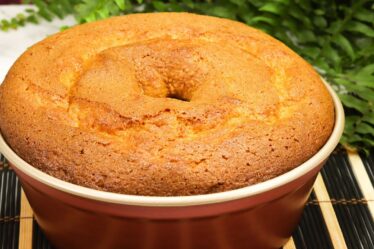 FICOU IMPOSSÍVEL ERRAR ESSA RECEITA! BOLO 5 COPOS! ALÉM DE FÁCIL FICOU SUPER FOFINHO E MOLHADINHO