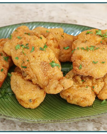 FILÉ DE FRANGO EMPANADO COM CASQUINHA BEM SEQUINHO | Nandu Andrade