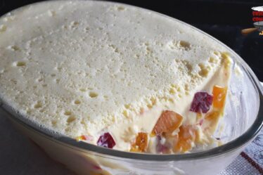 GASTEI MENOS de 10 REAIS nessa SOBREMESA COM APENAS 3 ingredientes
