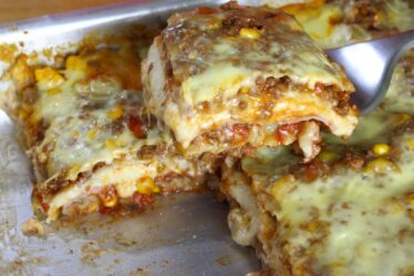 LASANHA À BOLONHESA - MELHOR RECEITA PARA FAZER NO FIM DE SEMANA - LASANHA DE CARNE MOÍDA