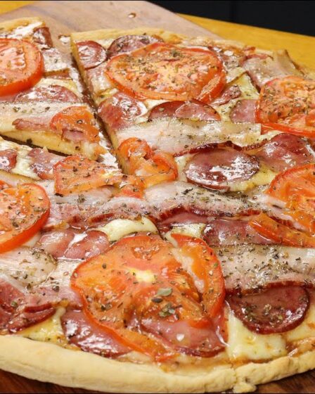 MASSA DE PIZZA DE CREME DE LEITE FEITA EM POUCOS MINUTOS - PIZZA RAPIDA E FÁCIL