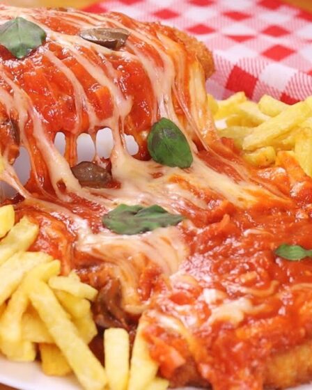 MEU MARIDO QUER QUE EU FAÇA ESSA PARMEGIANA TODO DIA AGORA! CROSTA PERFEITA E O MOLHO MUITO CREMOSO