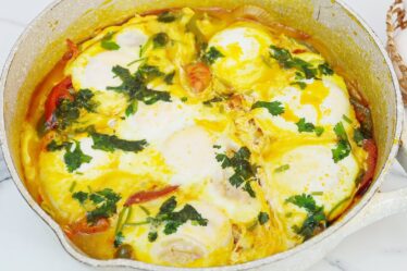 MOQUECA DE OVO ECONÔMICA, FÁCIL E GOSTOSA!