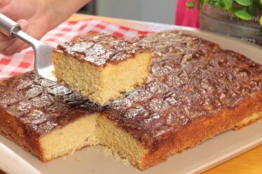 NÃO PRECISA FAZER A CALDA! O SEGREDO DO BOLO DE BANANA MAIS FÁCIL QUE VOCÊ VAI FAZER