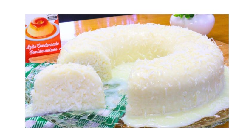 O BOLO DE TAPIOCA SEM FORNO MAIS FÁCIL QUE EXISTE - MEXEU TA PRONTO! MUITO MACIO E DELICIOSO! CUSCUZ