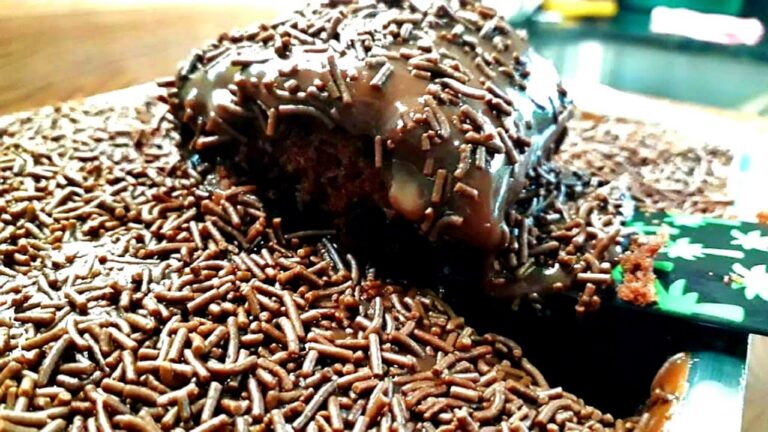 O MELHOR BOLO DE CHOCOLATE NEGA MALUCA que você vai comer !!