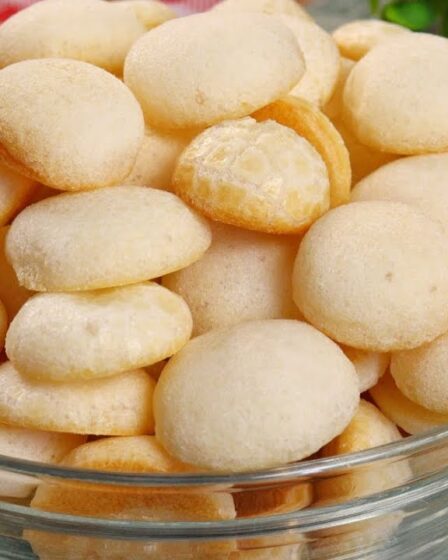 O PERIGO É NÃO PARAR DE COMER! BISCOITO DE POLVILHO SEQUINHO E SUPER CROCANTE