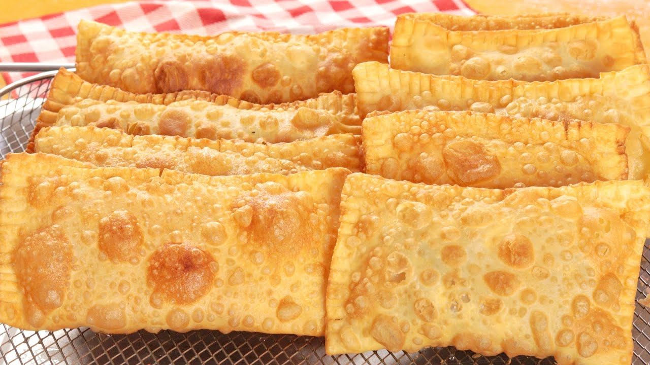 O SEGREDO DA MASSA DE PASTEL QUE FICA CROCANTE DE VERDADE! MASSA DE PASTEL CASEIRA