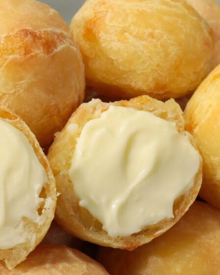 PÃO DE QUEIJO SUPER RECHEADO COM CATUPIRY I VOCÊ SÓ VAI QUERER COMER PÃO DE QUEIJO ASSIM