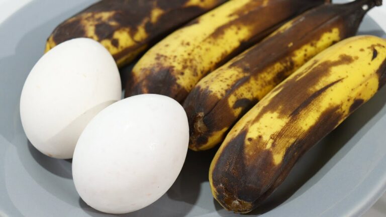 PARA O LANCHE - NUNCA MAIS VOCÊ VAI DEIXAR BANANA ESTRAGAR NA SUA CASA! ESSA RECEITA É MARAVILHOSA
