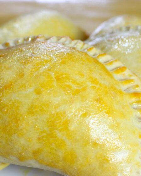 PASTEL COM POUCOS INGREDIENTES - MASSA DELICIOSA SUPER FÁCIL DE FAZER
