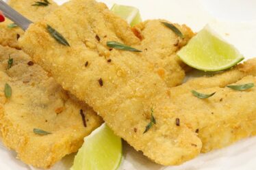 PEIXE FRITO BOM ASSIM É DIFÍCIL DE ACHAR! VOCÊ PRECISA ESPERIMENTAR ESSA RECEITA FÁCIL E RAPIDA!