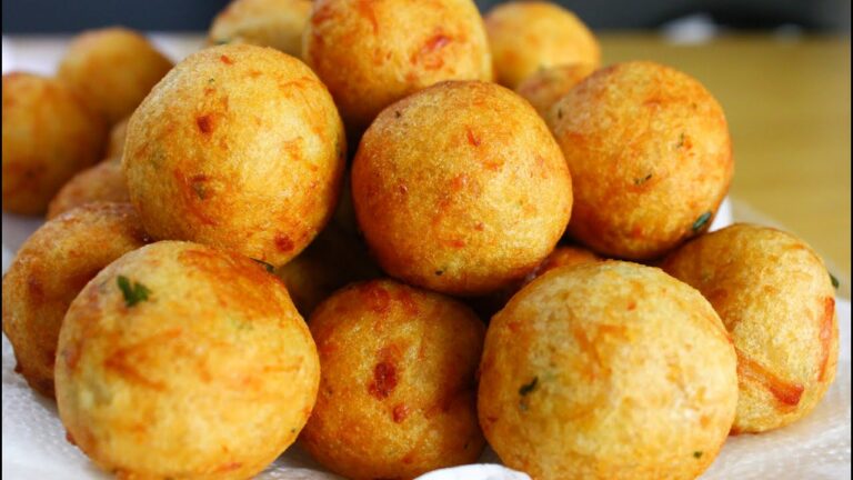 POUCOS INGREDIETES! BOLINHO DE BATATA COM FRANGO TÁO FÁCIL E DELICIOSO QUE VOCÊ VAI QUERER TODO DIA