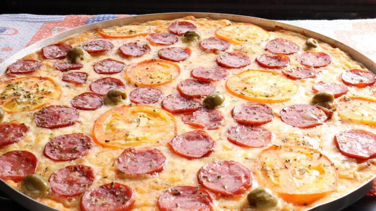 PRONTO EM 30 MINUTOS - A PIZZA CASEIRA MAIS FÁCIL QUE VOCÊ VAI FAZER NA SUA VIDA!