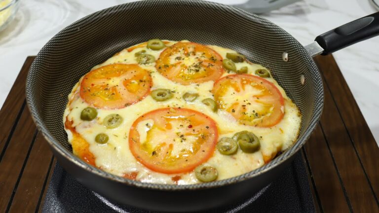 PRONTO EM MENOS DE 10 MINUTOS! PIZZA DE FRIGIDEIRA FÁCIL! NÃO PRECISA SOVAR, MISTOU JÁ ESTA PRONTO!