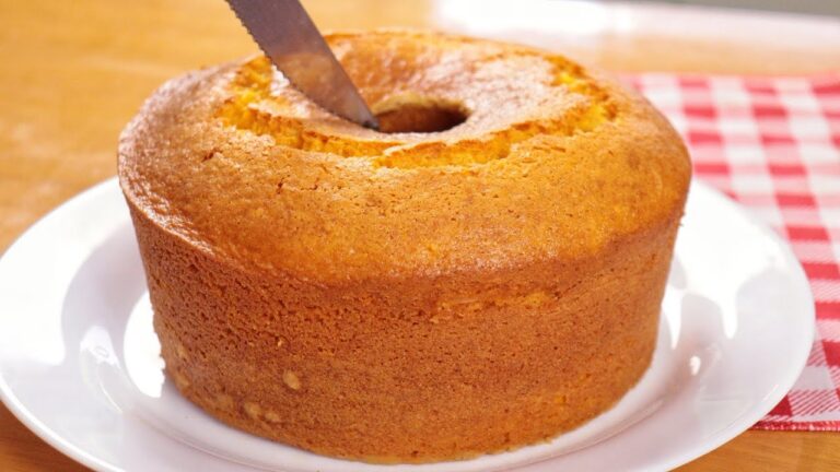 PROVEI ESSE BOLO DE ABÓBORA E NÃO CONSIGO PARAR DE COMER - MACIO, ÚMIDO E DELICIOSO