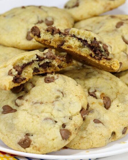 QUANDO EU FAÇO ESSA RECEITA AQUI EM CASA NÃO SOBRA NEM 1 PRA CONTAR HISTÓRIA - COOKIE COM NUTELLA