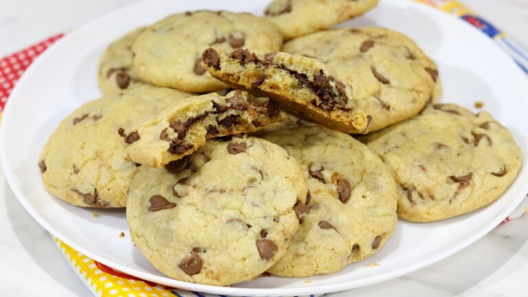 QUANDO EU FAÇO ESSA RECEITA AQUI EM CASA NÃO SOBRA NEM 1 PRA CONTAR HISTÓRIA - COOKIE COM NUTELLA