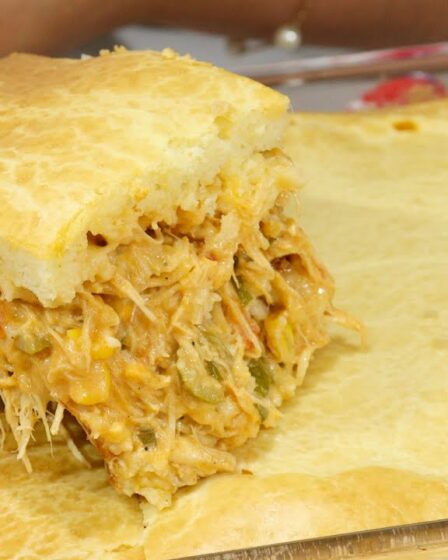 QUANDO EU FAÇO ESSA TORTA DE FRANGO ACABA NA MESMA HORA! FEITA NO LIQUIDIFICADOR - DESMANCHA NA BOCA