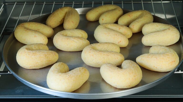 RECEITA DE BISCOITO DE POLVILHO ASSADO - CHIMANGO - CHIPA PARAGUAIA - FERRADURA - FÁCIL E RÁPIDO