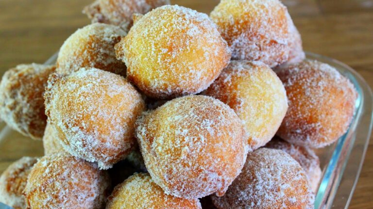 RECEITA DE BOLINHO DE CHUVA SUPER FOFINHO E SEQUINHO PARA O SEU LANCHE