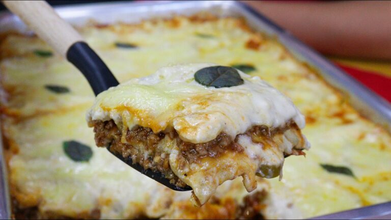 RECEITA DE LASANHA BOLONHESA COM MOLHO BRANCO PARA O ANO NOVO